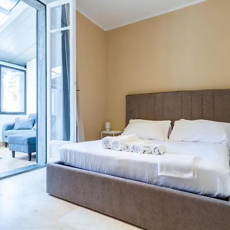 Shopping District -200 Mq - 8 People Apartment *