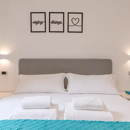 Modern Two-room Near Buenos Aires Апартаменты Милан