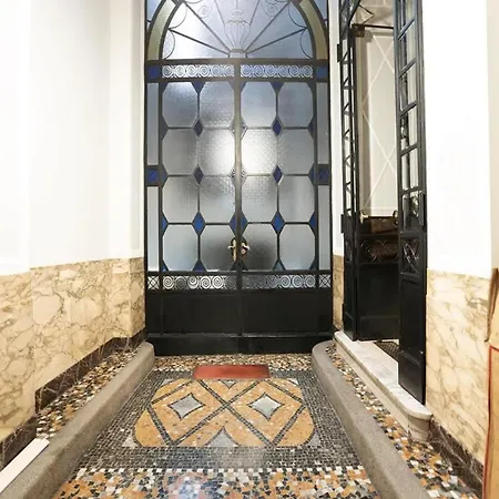 Stylish Retreat For Two In Μιλάνο