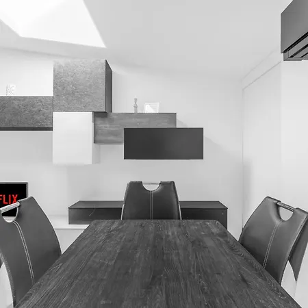 Apartment Attico Con Vasca, Posto Auto E Metro Sotto Casa Mailand