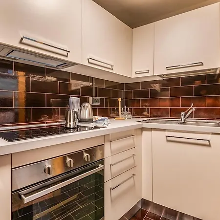 Apartamento Sant Ambrogio-centre Of The Town-castle 1min-duomo4 Min