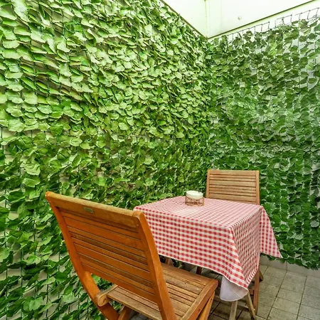 Attico Con Vasca, Posto Auto E Metro Sotto Casa Apartamento