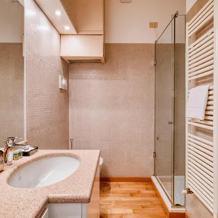 Modern 1 Bedroom Near Gae Aulenti