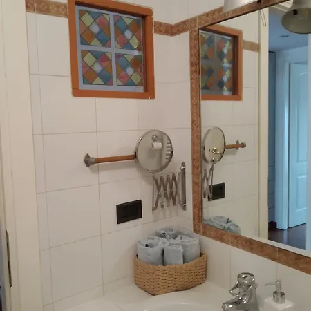 La Casa Sul Ballatoio Blu - * Milan