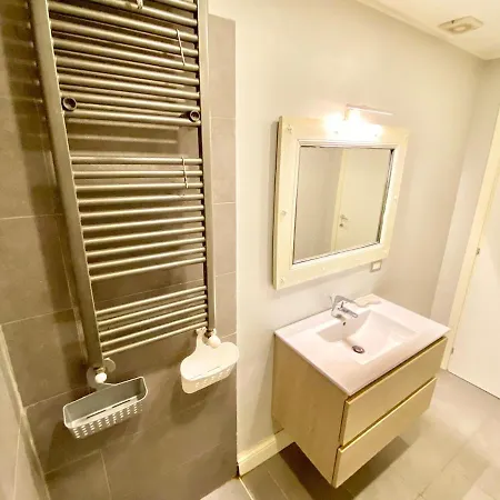 Апартаменты Central-duomo- Beautiful Loft - 400 Meters From The Metro Милан