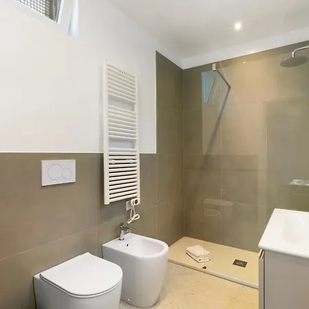 Διαμέρισμα Luxury New - Stazione Garibaldi A 5 Minuti