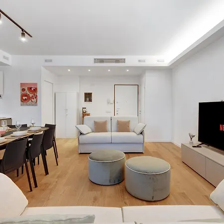 Διαμέρισμα Luxury New - Stazione Garibaldi A 5 Minuti *