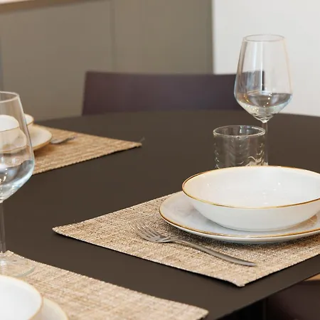 Luxury New - Stazione Garibaldi A 5 Minuti