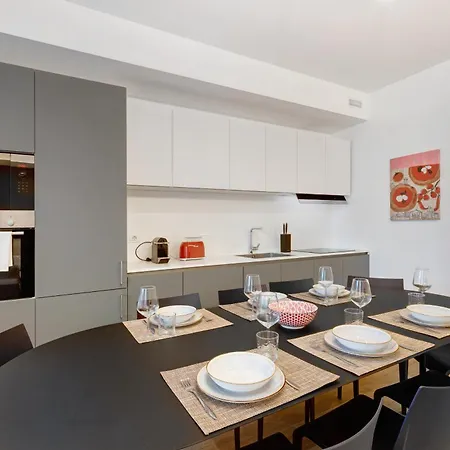 Διαμέρισμα Luxury New - Stazione Garibaldi A 5 Minuti *