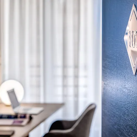 Victor Boutique Hotell 3*