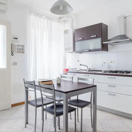 Italianway Easy - Cerano 15 Appartement