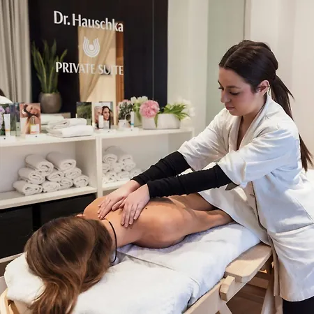 ستارهوتيلز ريتس 4*