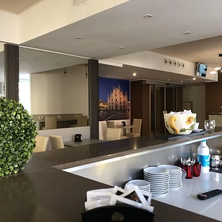 Stradivari Hotel 3*