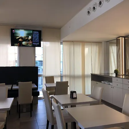 Stradivari Hotel 3*