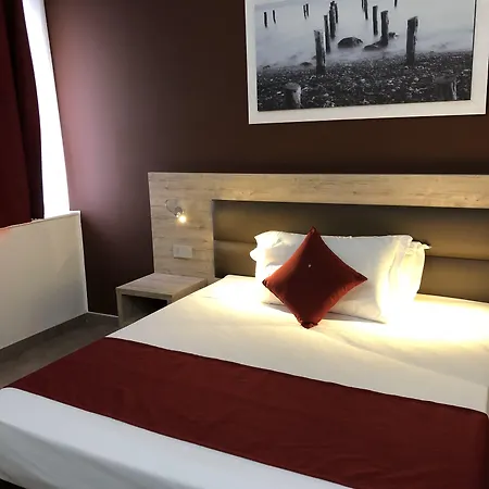 Stradivari Hotel Milan