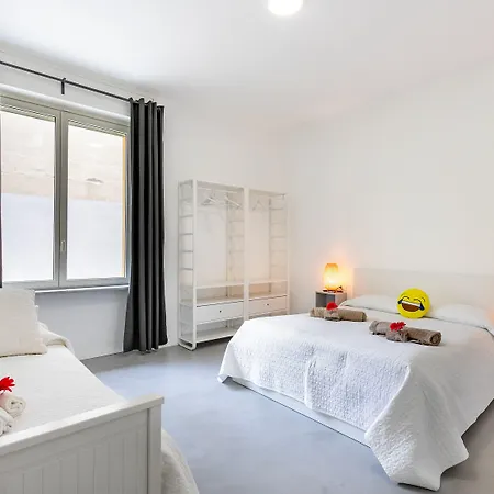 Alessia's Flat - Michetti Daire *