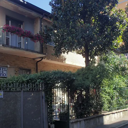 Brivio فندق ميلان