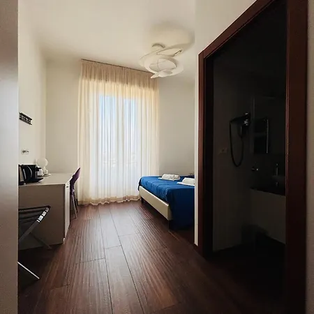 Enjoy Skyline 4* Milán