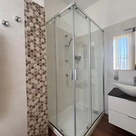 Enjoy Skyline 4* Milánó