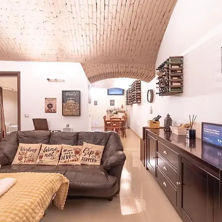 The Wine Cave, Spacious 2br, Steps From Centrale, Ideal For Large Groups And Families 米兰