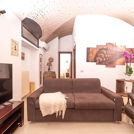 The Wine Cave, Cool & Spacious 2br, Steps From Centrale, Ideal For Large Groups And Families * Milán
