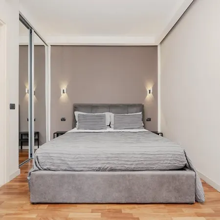 Co&mo A 16 Minuti Da Duomo * Milão