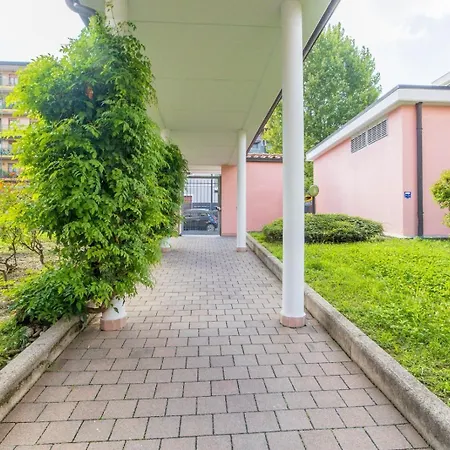 Co&mo A 16 Minuti Da Duomo