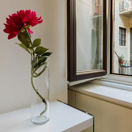 Apartament Joivy Lovely Flat For 5 Close To Sforzesco Castle Mediolan