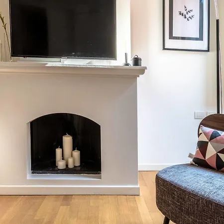 Joivy Lovely Flat For 5 Close To Sforzesco Castle アパート ミラノ