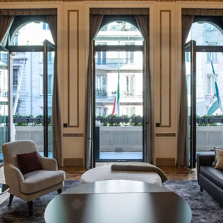 Otel Palazzo Touring Club Milan, A Radisson Collection 5*