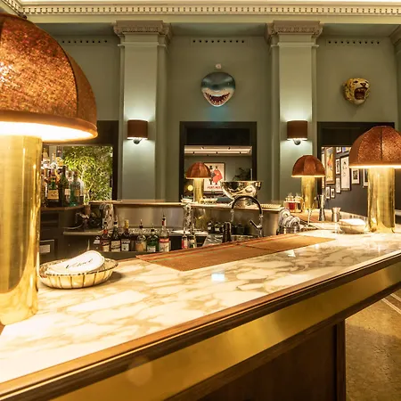 Отель Palazzo Touring Club Milan, A Radisson Collection Милан