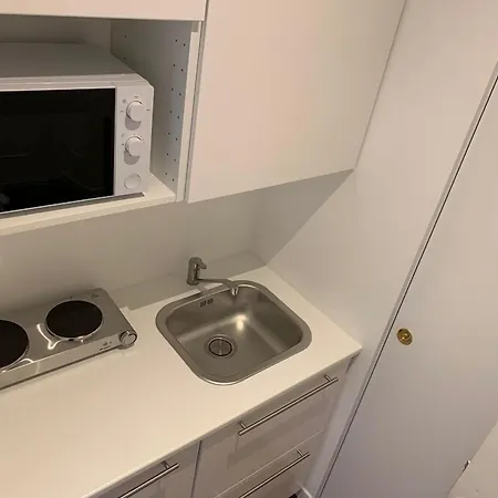 Dhomes - And Mailand