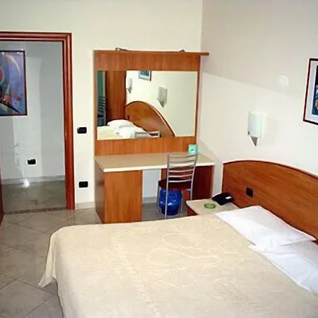 Hotel2000 Отель 2*