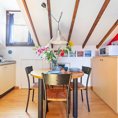 Guesthost - Piazza Risorgimento Cosy