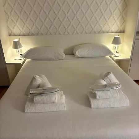 Youhosty - Luxury Town House Апартаменты *