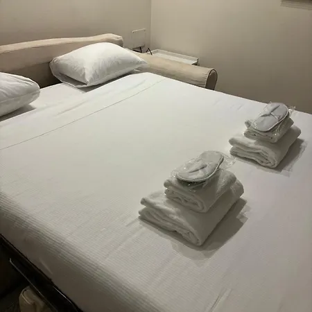 Youhosty - Luxury Town House Апартаменты *