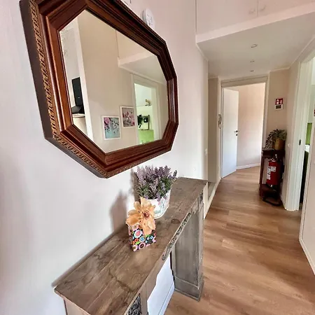 Kademy House-bright Top-floor 2-bedroom Short Walk To Station *