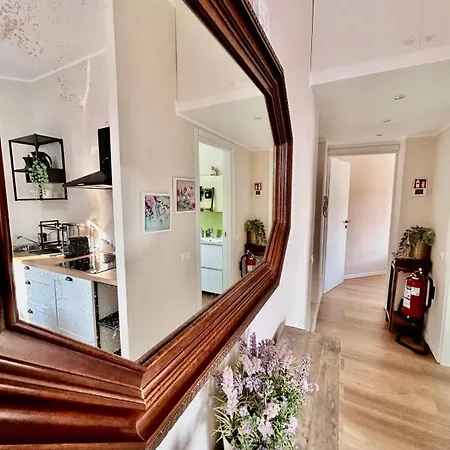 Kademy House-bright Top-floor 2-bedroom Short Walk To Station * Milano