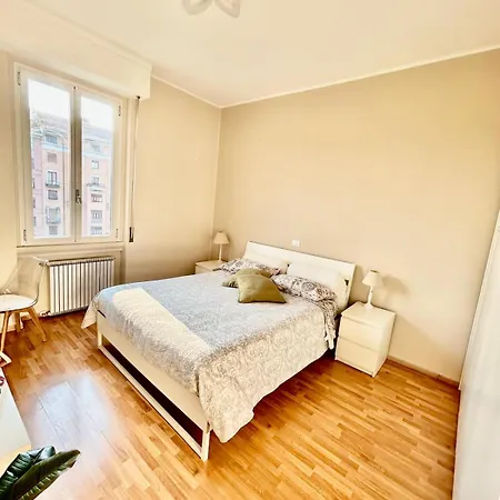 Kademy House-bright Top-floor 2-bedroom Short Walk To Station