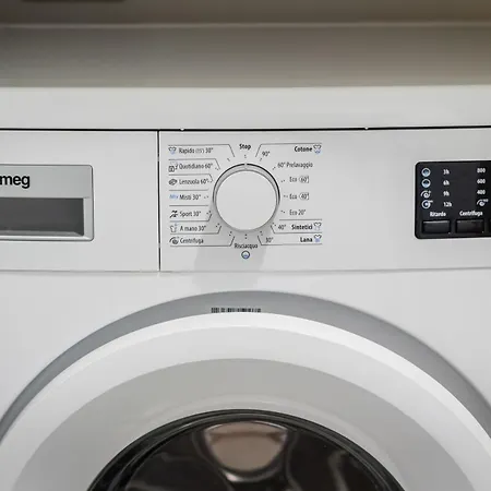 Homeby, Barbara Milan