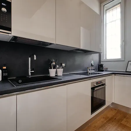 アパート The Yellow; Luxury Loft In The Center Of ミラノ