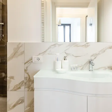 Easyhomes-madonnina View شقة ميلان