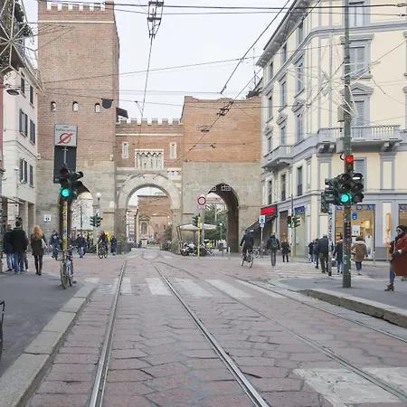 Heart Duomo Colonne Milão