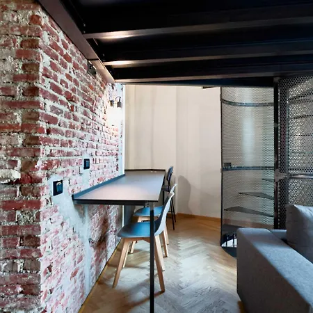 Isola Stylish Loft In * Milán