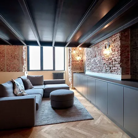 Isola Stylish Loft In
