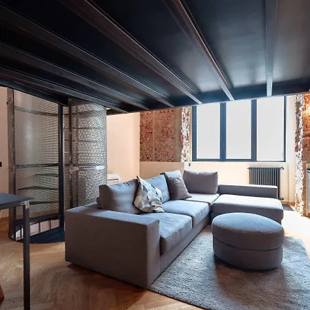 Isola Stylish Loft In