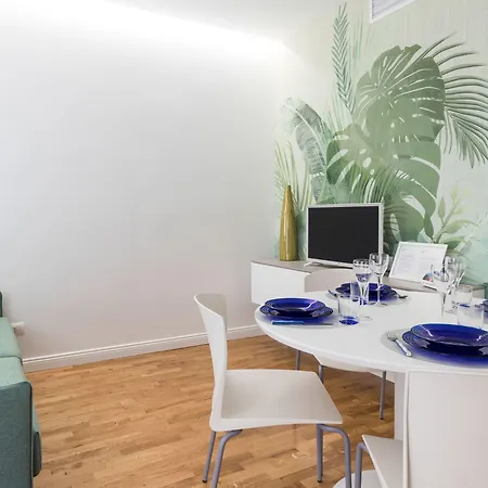 Italianway Easy - Ciro Menotti 18 * Milaan