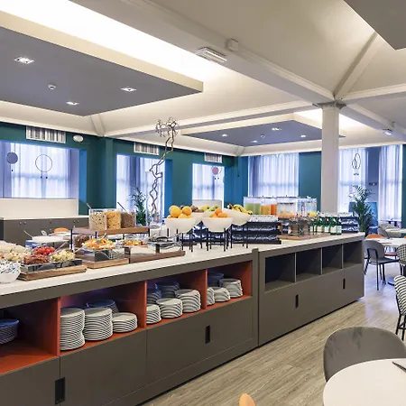 Hotel Quark 4*
