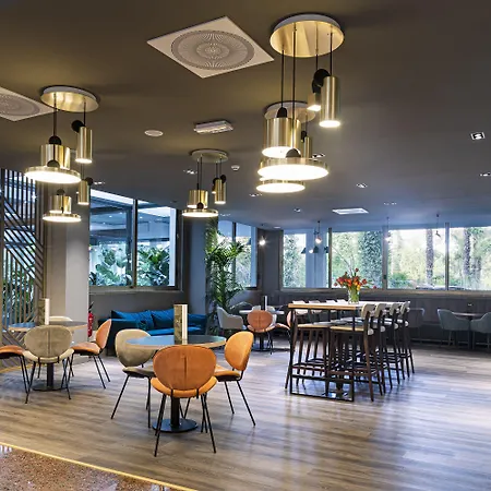 Hotel Quark
