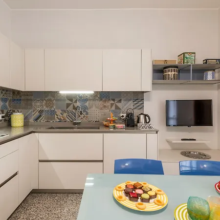 Bnbutler - Stromboli, 22 - Ampio, Luminoso Ed Elegante Apartment